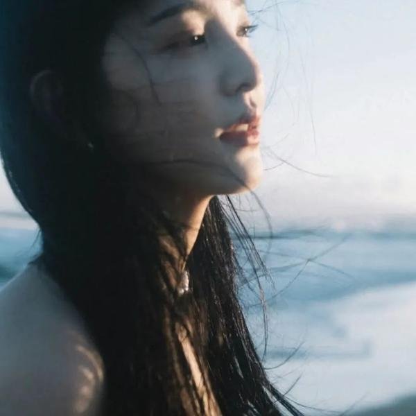 向下扭曲